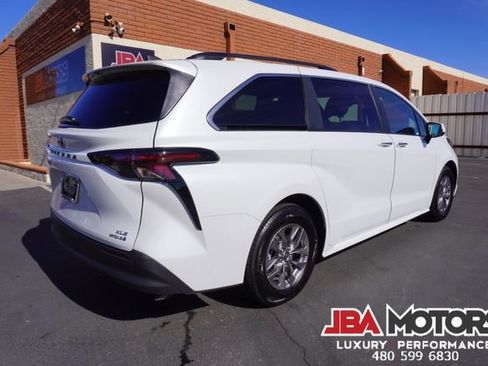 Used 2023 Toyota Sienna XLE image 47