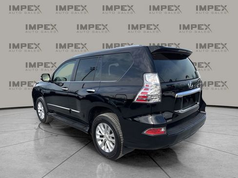 Used 2014 Lexus GX 460 w/ Premium Package image 3