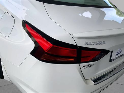 Used 2022 Nissan Altima 2.5 SL FWD image 28