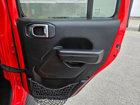Used 2018 Jeep Wrangler Unlimited Sport S AWD/4WD image 28
