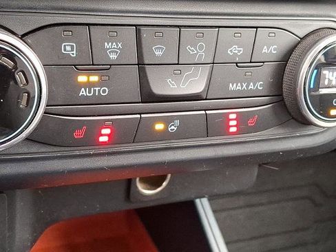 Certified 2022 Ford Maverick XLT w/ XLT Luxury Package image 25