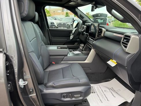 Used 2026 Toyota Sequoia Platinum AWD/4WD image 11