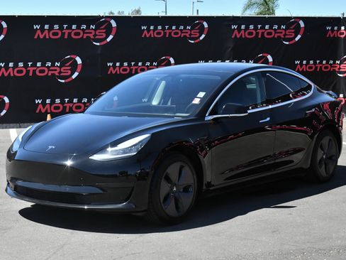 Used 2020 Tesla Model 3 Standard Range RWD image 3