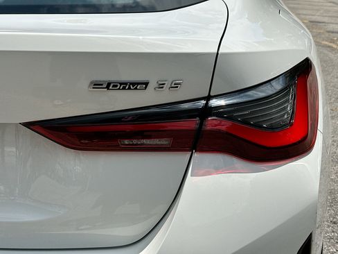 Certified 2023 BMW i4 eDrive35 RWD image 32