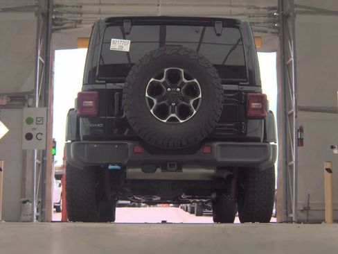 Used 2023 Jeep Wrangler Unlimited Rubicon 4xe w/ Cold Weather Group AWD/4WD image 7
