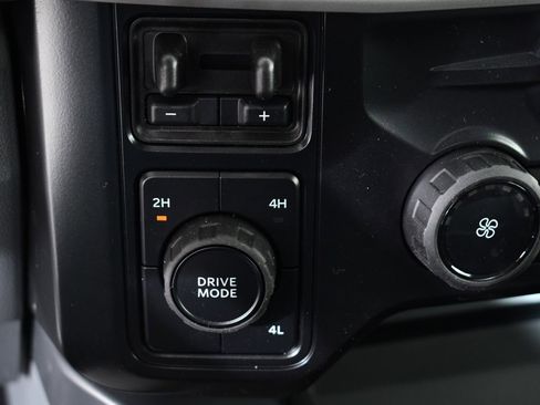 New 2026 Ford F350 XLT w/ XLT Premium Package image 30