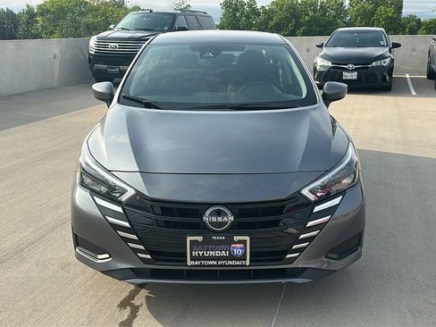 Used 2025 Nissan Versa SV FWD image 7