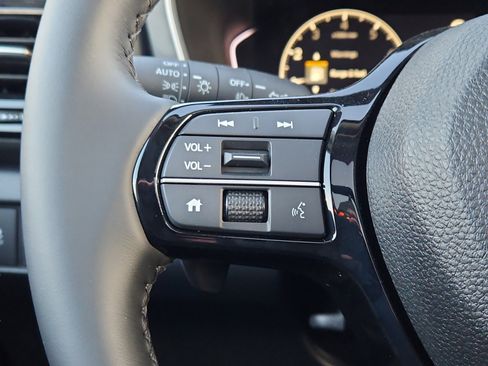 New 2025 Honda Pilot Touring image 15