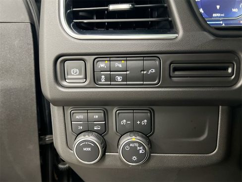 Used 2022 Chevrolet Tahoe RST w/ Sport Performance Package image 18