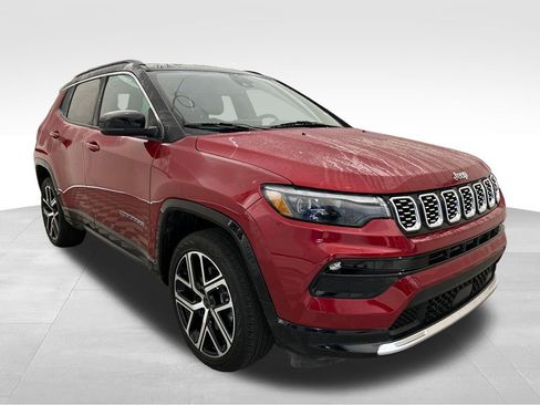 Used 2025 Jeep Compass Limited w/ Elite Group AWD/4WD image 7