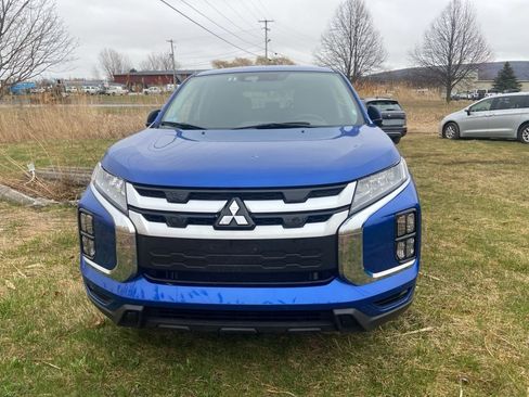 Used 2025 Mitsubishi Outlander Sport SE image 2