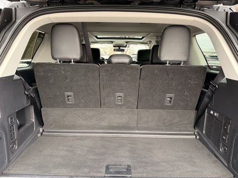 Used 2025 Ford Expedition Platinum image 51