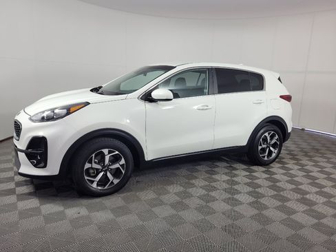 Used 2021 Kia Sportage LX FWD image 2