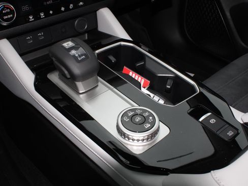 New 2026 Mitsubishi Outlander SE AWD/4WD image 16