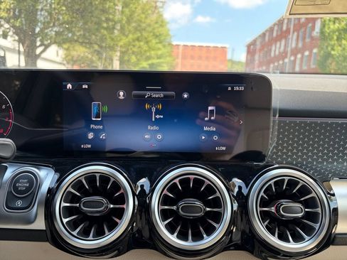 New 2026 Mercedes-Benz GLB 250 4MATIC image 21