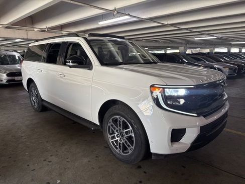 Used 2025 Ford Expedition Max Active image 2