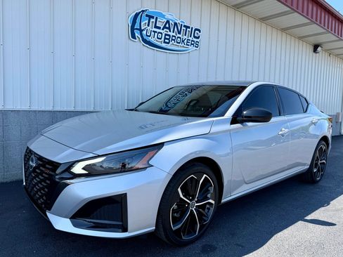 Used 2025 Nissan Altima 2.5 SR AWD/4WD image 1