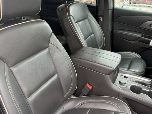 Used 2023 Chevrolet Traverse Premier w/ LPO, Roadside Safety Package FWD image 5