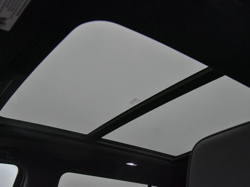 Used 2023 GMC Yukon XL Denali image 40