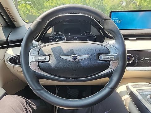 Used 2023 Genesis GV70 2.5T w/ Select Package AWD/4WD image 8