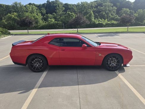 Used 2015 Dodge Challenger R/T Scat Pack RWD image 6