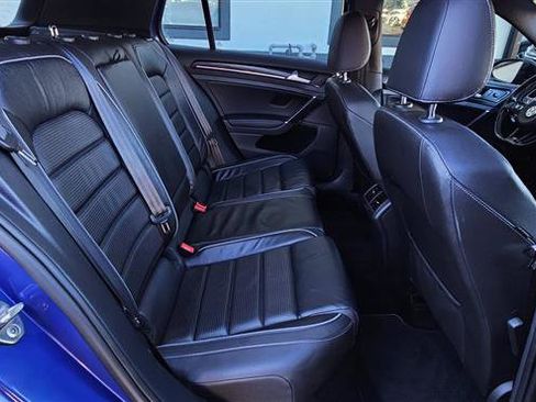 Used 2018 Volkswagen Golf R 4-Door image 18