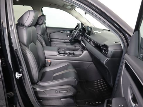 Used 2025 Honda Pilot EX-L image 16