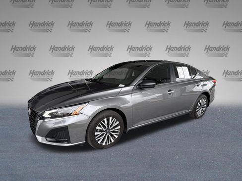 Used 2024 Nissan Altima 2.5 SV AWD/4WD image 4