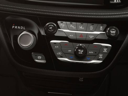 New 2026 Chrysler Pacifica Select image 32