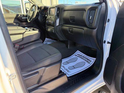 Used 2025 Chevrolet Silverado 2500 Custom w/ Custom Value Package image 14