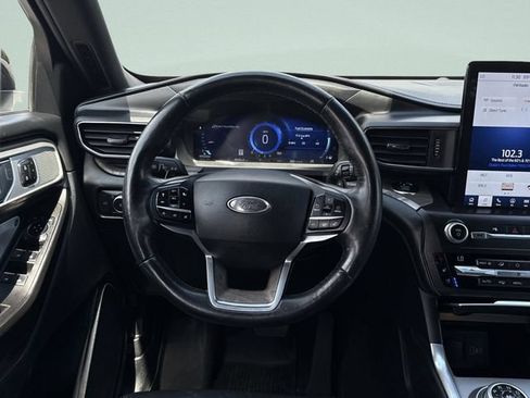 Certified 2020 Ford Explorer Platinum w/ Premium Technology Package AWD/4WD image 40