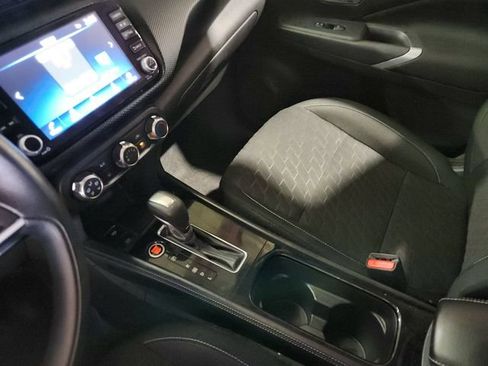 Used 2024 Nissan Kicks SV FWD image 12