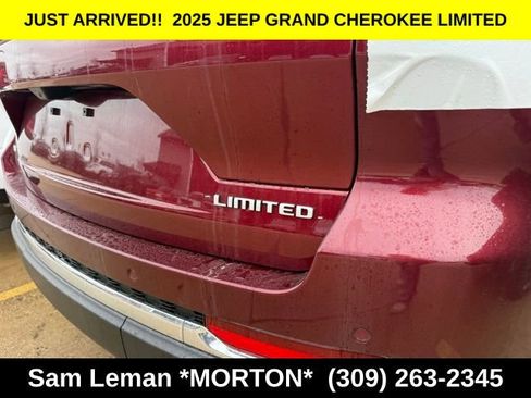 New 2025 Jeep Grand Cherokee Limited image 12