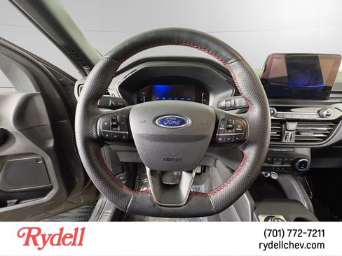 Used 2025 Ford Escape ST-Line Select AWD/4WD image 13