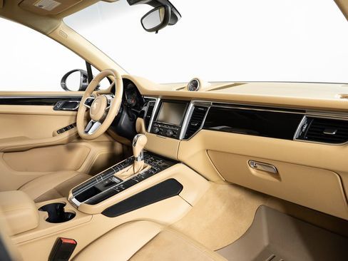 Used 2016 Porsche Macan S image 26