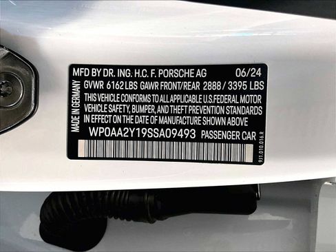 Used 2025 Porsche Taycan image 36