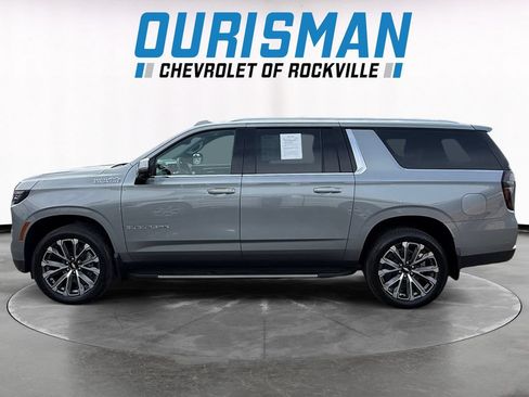 Used 2026 Chevrolet Suburban High Country w/ Sun And Tow Package AWD/4WD image 3