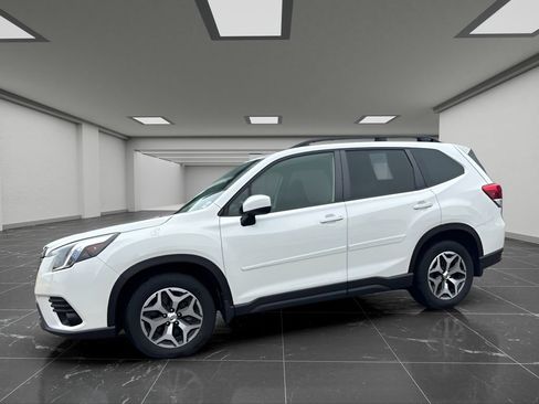 Used 2023 Subaru Forester Premium AWD/4WD image 8