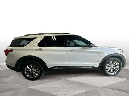 Used 2023 Ford Explorer Limited w/ Equipment Group 301A AWD/4WD image 9