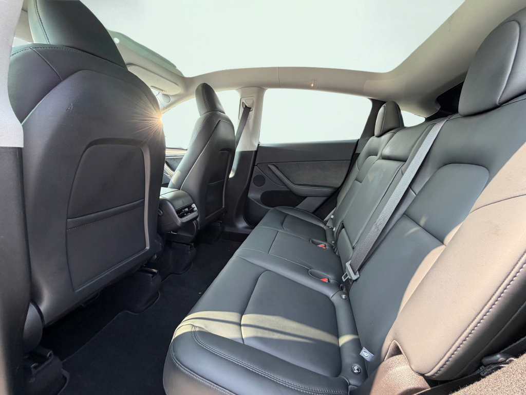 Used 2021 Tesla Model 3 Standard Range Plus RWD image 40