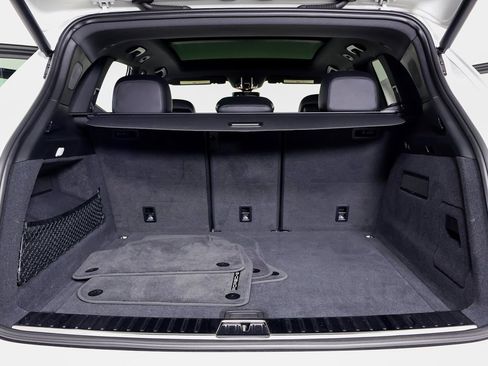 Certified 2022 Porsche Cayenne image 12