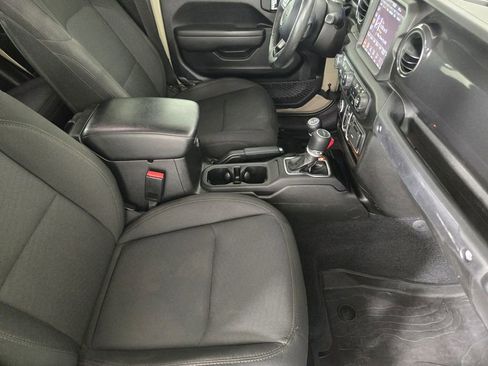 Used 2022 Jeep Gladiator Sport AWD/4WD image 15