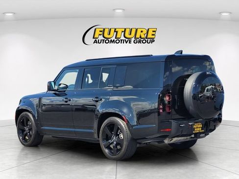 Used 2025 Land Rover Defender 130 X-Dynamic SE AWD/4WD image 7