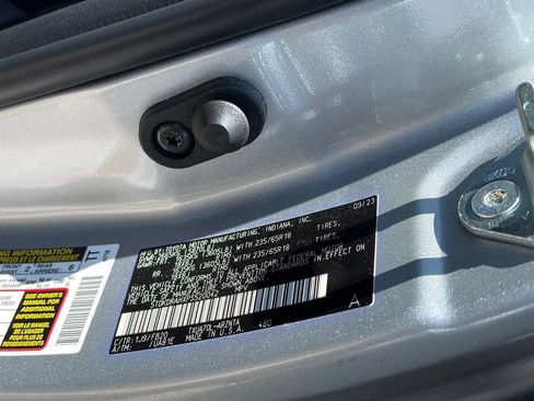 Used 2023 Toyota Highlander L FWD image 13