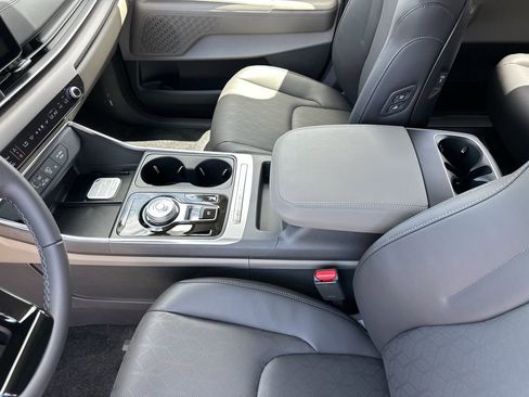 New 2026 Kia Carnival EX FWD image 19