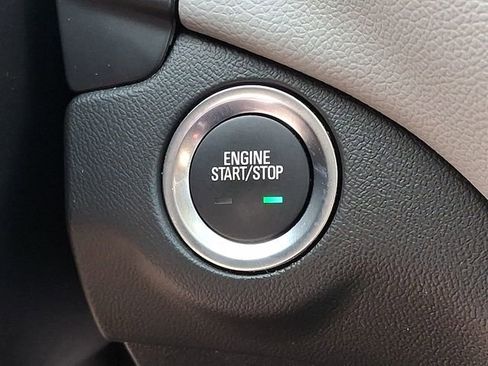 Used 2023 Chevrolet Equinox LT image 18