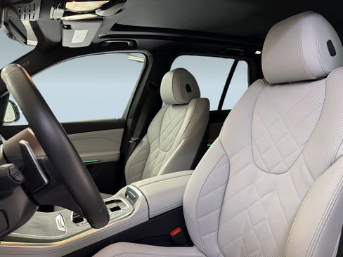 Used 2026 BMW X5 sDrive40i w/ M Sport Package RWD image 5