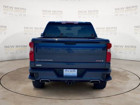 Used 2023 Chevrolet Silverado 1500 RST w/ Z71 Off-Road Package AWD/4WD image 4