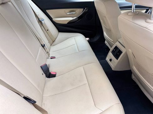 Used 2018 BMW 320i xDrive Sedan w/ Convenience Package image 14