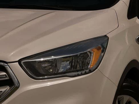 Used 2018 Ford Escape SE w/ SE Sync 3 Package FWD image 24